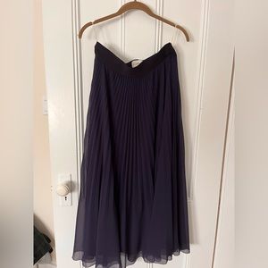 Wilfred Women’s Twirl Pleated Navy Skirt